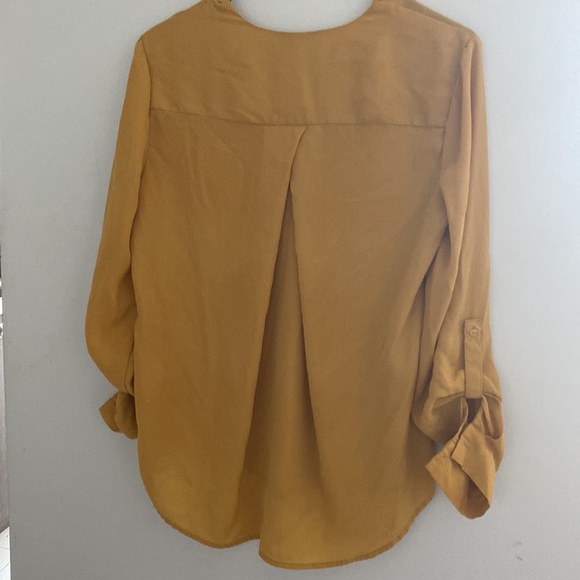 Mustard yellow blouse - Picture 2 of 2